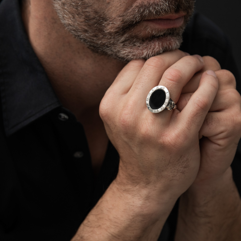 bague-chevaliere-argent-pierre-onyx-tetes-de-mort-memori-mento-2